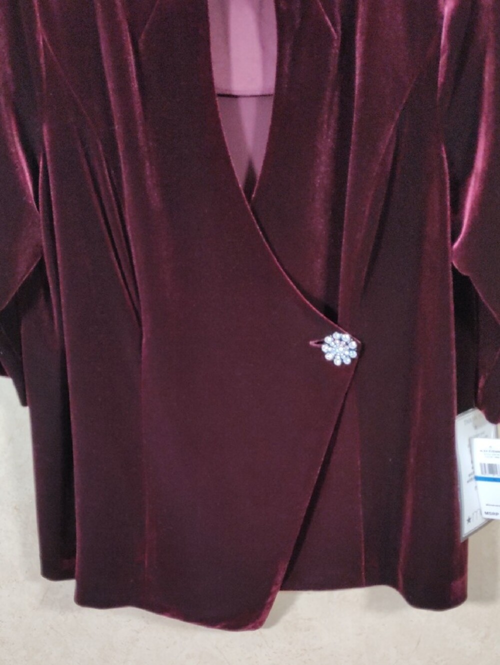 J137 Alex Evenings Wine Velvet Wrap Jacket in with Rhinestone Button XL NWT - Picture 3 of 10
